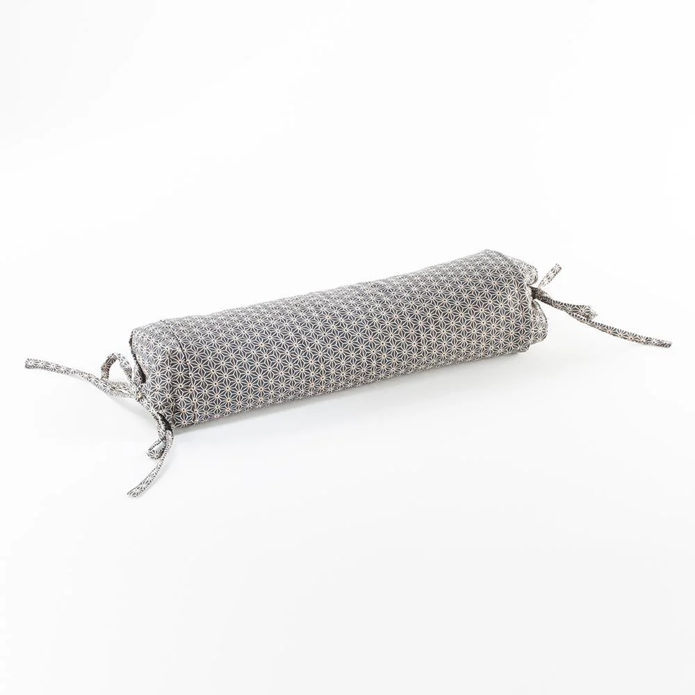 J-Life Asa No Ha Black Buckwheat Hull Pillow - Image 3