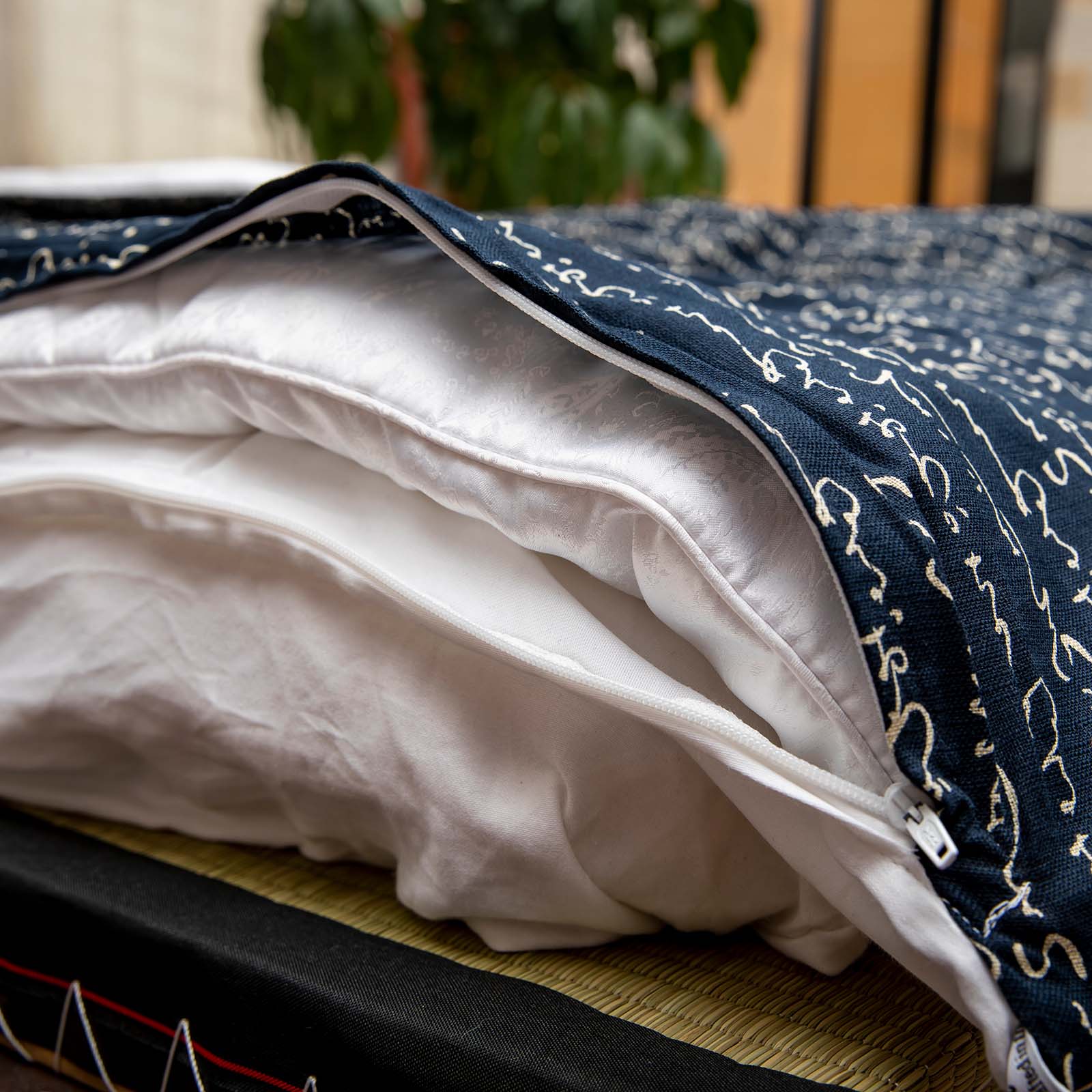 J-Life Kanji Black Custom Kakefuton with Removable Cover - Image 9